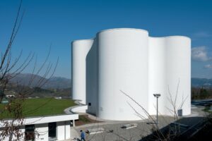 anta-maria-goretti-church-mormanno-italy-mario-cucinella-architects_dezeen_2364_col_10