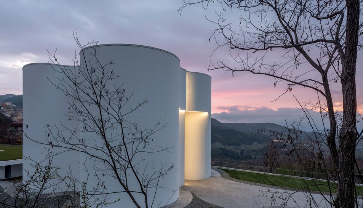 anta-maria-goretti-church-mormanno-italy-mario-cucinella-architects_dezeen_2364_col_7