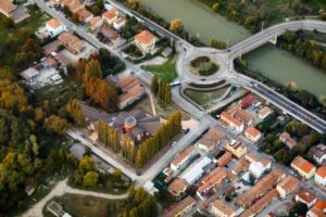 san-giacomo-apostolo-church-by-embt-ferrara-italy_dezeen_2364_col_0