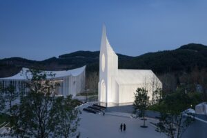 chamber-church-by-buro-ziyu-zhuang-qingdao_dezeen_2364_col_21