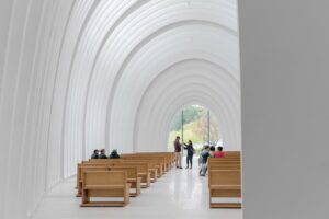 chamber-church-by-buro-ziyu-zhuang-qingdao_dezeen_2364_col_4