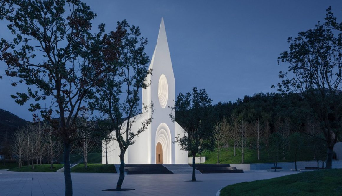 chamber-church-by-buro-ziyu-zhuang-qingdao_dezeen_2364_col_hero